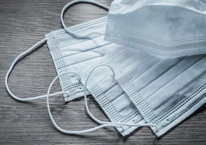هل يجب إرتداء الأقنعة الطبية في المنزل للوقاية من كورونا ؟
