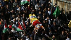 جماهير القدس تشيع جثمان الشهيد إياد الحلاق