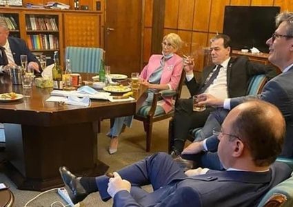 رومانيا.. مخالفة رئيس الوزراء بعد خرقه قيود كورونا