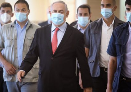 أزرق أبيض: نتنياهو الوحيد الذي يملك قرار "الضم"