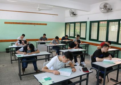 امتحان اللغة العربية وجهات نظر متفاوتة لطلبة الثانوية