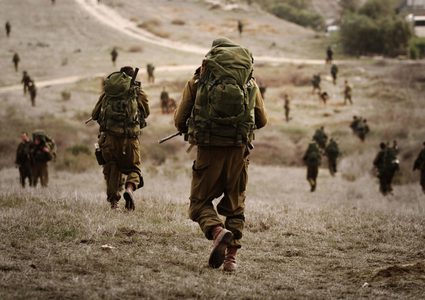 إطلاق نار ومناورات إسرائيلية بغلاف غزة