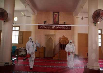 أوقاف غزة تقرر فتح المساجد يوم الأربعاء بشروط احترازية