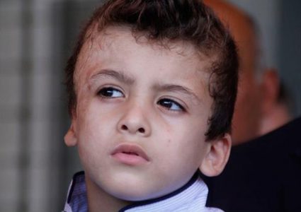 الطفل دوابشة سيدلي بشهادته ويواجه قاتل عائلته حرقًا