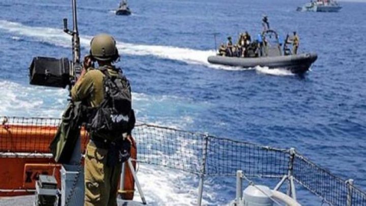 الاحتلال يستهدف الصيادين ويتوغل شرق غزة