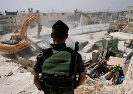 الاحتلال يهدم منزلا سكنيا وآخر قيد الانشاء بالقدس