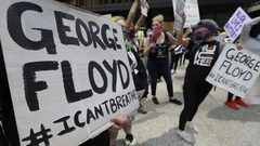 منصات التواصل الإجتماعي تتشح بالأسود تضامنا مع فلويد