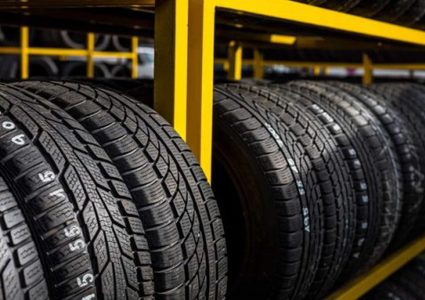 بعد عامين من المنع .. الاحتلال يسمح بإدخال إطارات السيارات لغزة