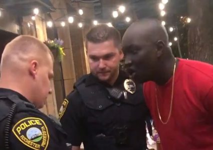 شاهد فيديو جديد لعملية إعتقال عنصرية وخاطئة في أميركا