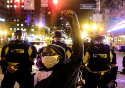 ترامب ينفي أنه أعطى أوامر بتفريق المحتجين أمام البيت الأبيض