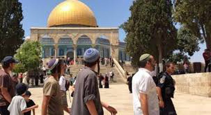 مستوطنون يقتحمون المسجد الأقصى