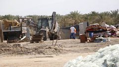 هدم أربعة مساكن وخمس خيام سكنية بمسافر يطا