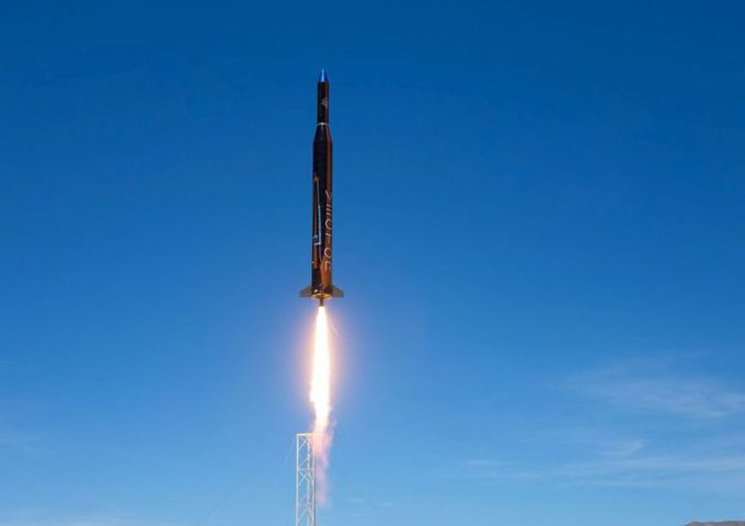 الاحتلال يجري تجربة صاروخية بالستية يبلغ مداها 400 كم