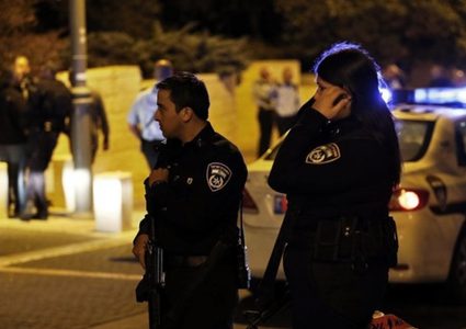 الاحتلال: اعتقال شاب بزعم تنفيذه عملية طعن شمال رام الله