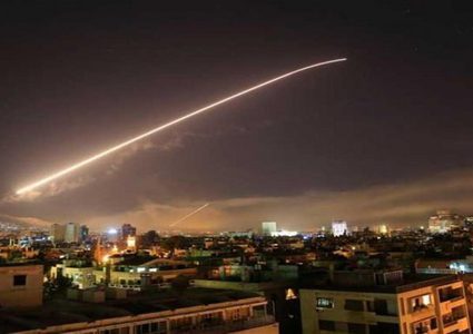 مقتل 9 أشخاص في هجوم جوي إسرائيلي على سوريا