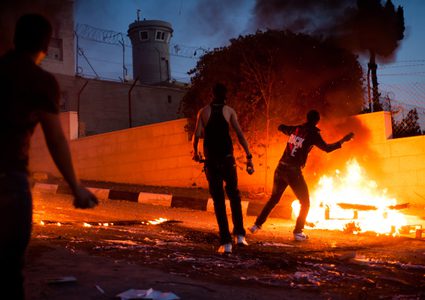 نابلس تتصدى لهجوم قطعان المستوطنين على المنطقة الشرقية