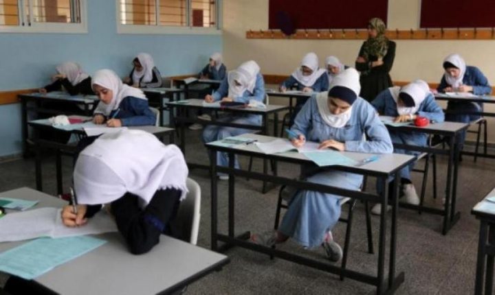 طلبة الثانوية راضون عن امتحان اللغة الانجليزية