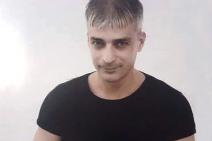 سلطات الاحتلال تواصل منع المحامين من زيارة الأسير المريض أبو وعر