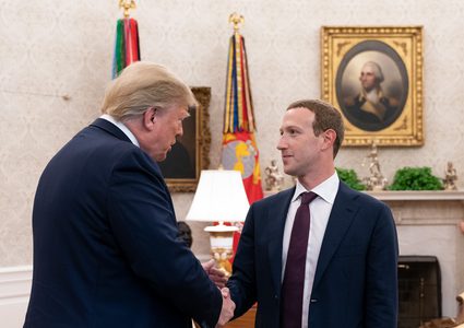 زوكربرغ يراجع سياسات فيسبوك التي أغضبت ترامب