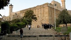 الاحتلال منع رفع الاذان 54 وقتا في الحرم الابراهيمي