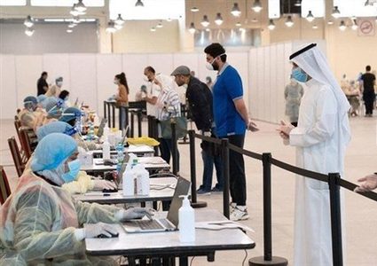 أكثر من 700 إصابة جديدة بكورونا في الكويت