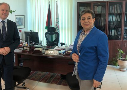 عشراوي تدعو فرنسا الى الاعتراف بدولة فلسطين