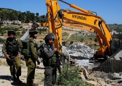 الاحتلال يهدم منزلاً جنوب المسجد الأقصى