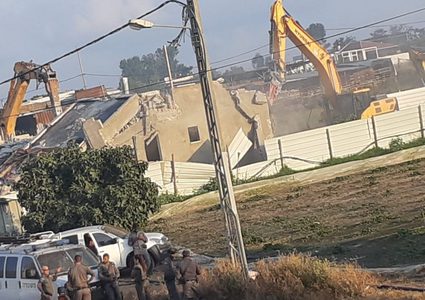 الاحتلال يهدم 5 مساكن في بلدة السواحرة