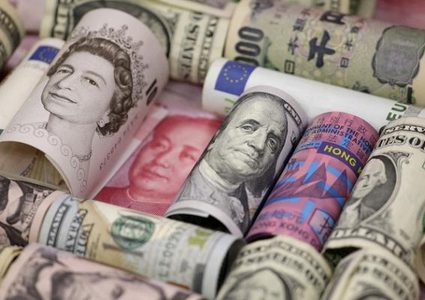 الدولار الأمريكي يصعد والاسترليني يتراجع