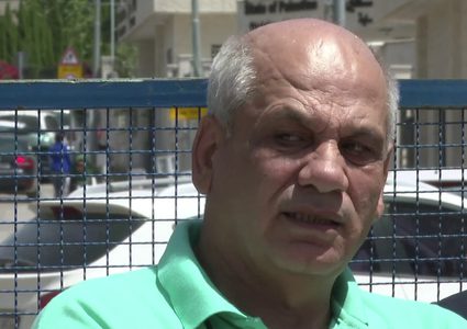 وقفة تضامنية مع الصحفي إياد حمد ومطالباتٌ بدعم الحريات الصحفية