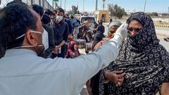 الصحة العالمية توصي باكستان بإعادة القيود بعد تزايد إصابات كورونا