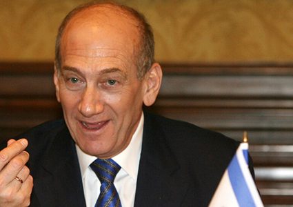 أولمرت معارضًا خطة الضم: ما يفعله نتانياهو هراء