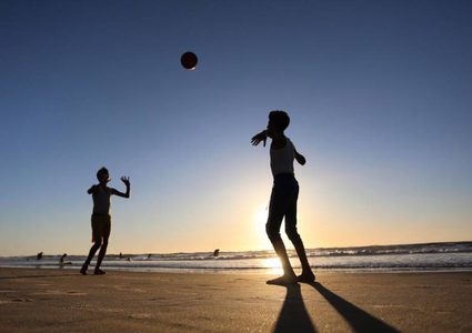 الطقس: أجواء صافية ومعتدلة ولا تغير على درجات الحرارة