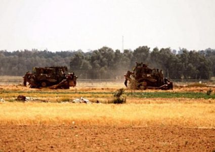 آليات الاحتلال تتمركز على مشارف قريتي تياسير والعقبة