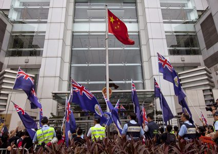 هونج كونج ترفض انتقادات بريطانيا وتصفها بغير الدقيقة