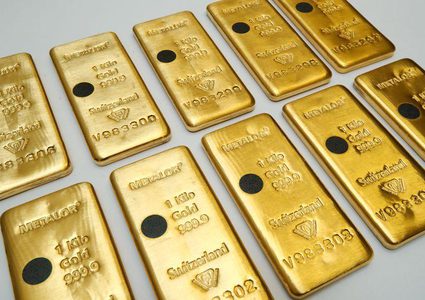 الذهب يستقر مع ارتفاع الدولار