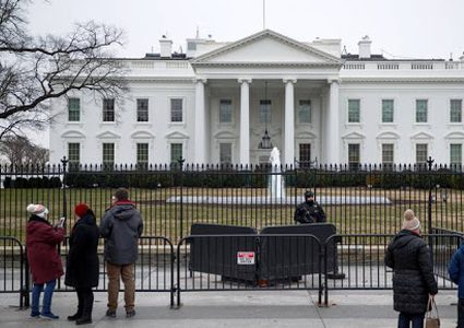 صحيفة: البيت الأبيض لا يخشى من موجة ثانية لكورونا