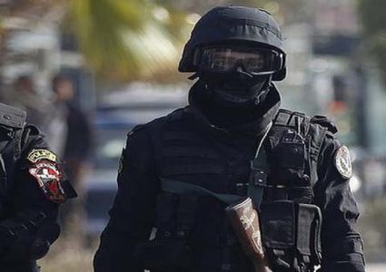 مصر.. التحقيق في ملابسات جريمة غامضة ضحيتها أسرة بأكملها