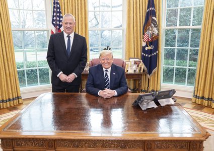 لماذا يشترط ترامب الحصول على موافقة غانتس لضم الضفة ؟