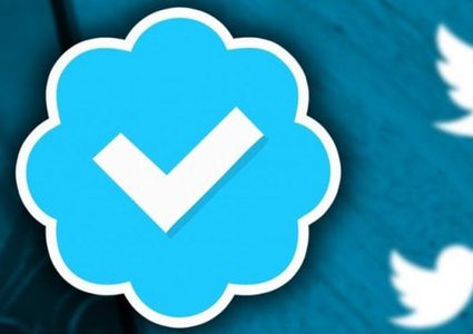تويتر تدرس إمكانية إعادة ميزة "العلامة الزرقاء"