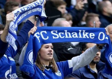 شالكه يتعرض للانتقاد بعد قرار الاستغناء عن 20 سائقا