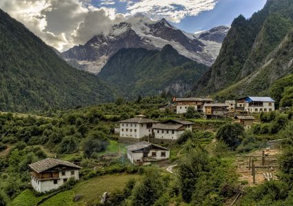 ما السبب وراء اختلاف ارتفاع الجبال في العالم؟