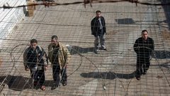 أسرى "عوفر" ينفون التوصل لإتفاق مع إدارة سجون الاحتلال