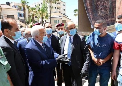 الرئيس يتفقد أوضاع المواطنين ويحث على الالتزام بشروط السلامة