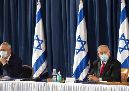 خلافات بين نتنياهو وبين "كاحول لافان" حول مخططات الضم