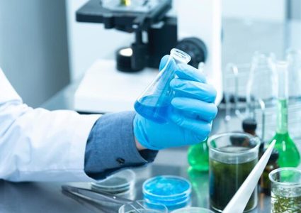 الخياط: يجب على الأطباء الالتزام بتعليمات الوقاية ليكونوا قدوة