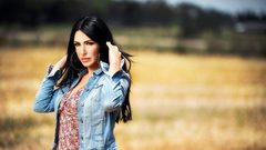 الفنانة إلهام روحانا تطرح أغانيها على تطبيق أنغامي