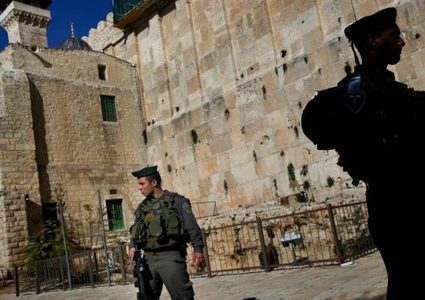 الاحتلال يعيد تأهيل كاميرات المراقبة في محيط الحرم الابراهيمي