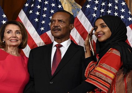 وفاة والد عضو الكونغرس الأمريكي إلهان عمر بفيروس كورونا