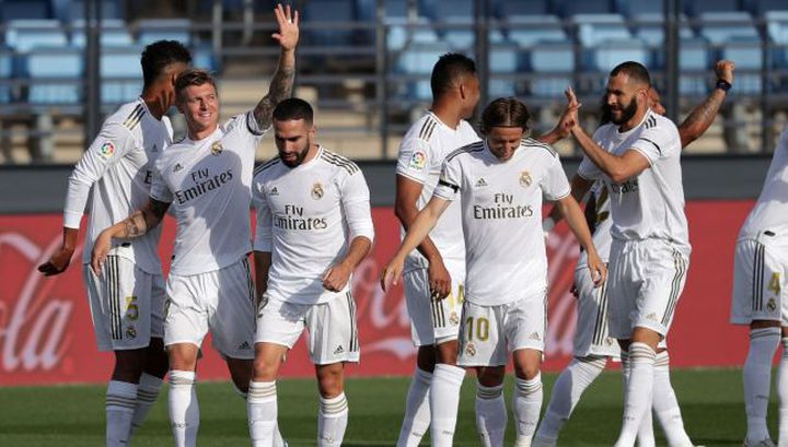 ريال مدريد يعلن بيع لاعبه خافيير سانشيز